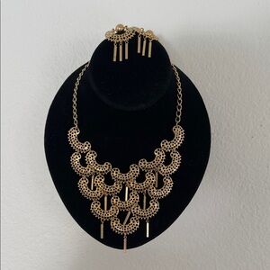 Vintage Sarah Coventry Charisma Collection Necklace and Pierced Earrings